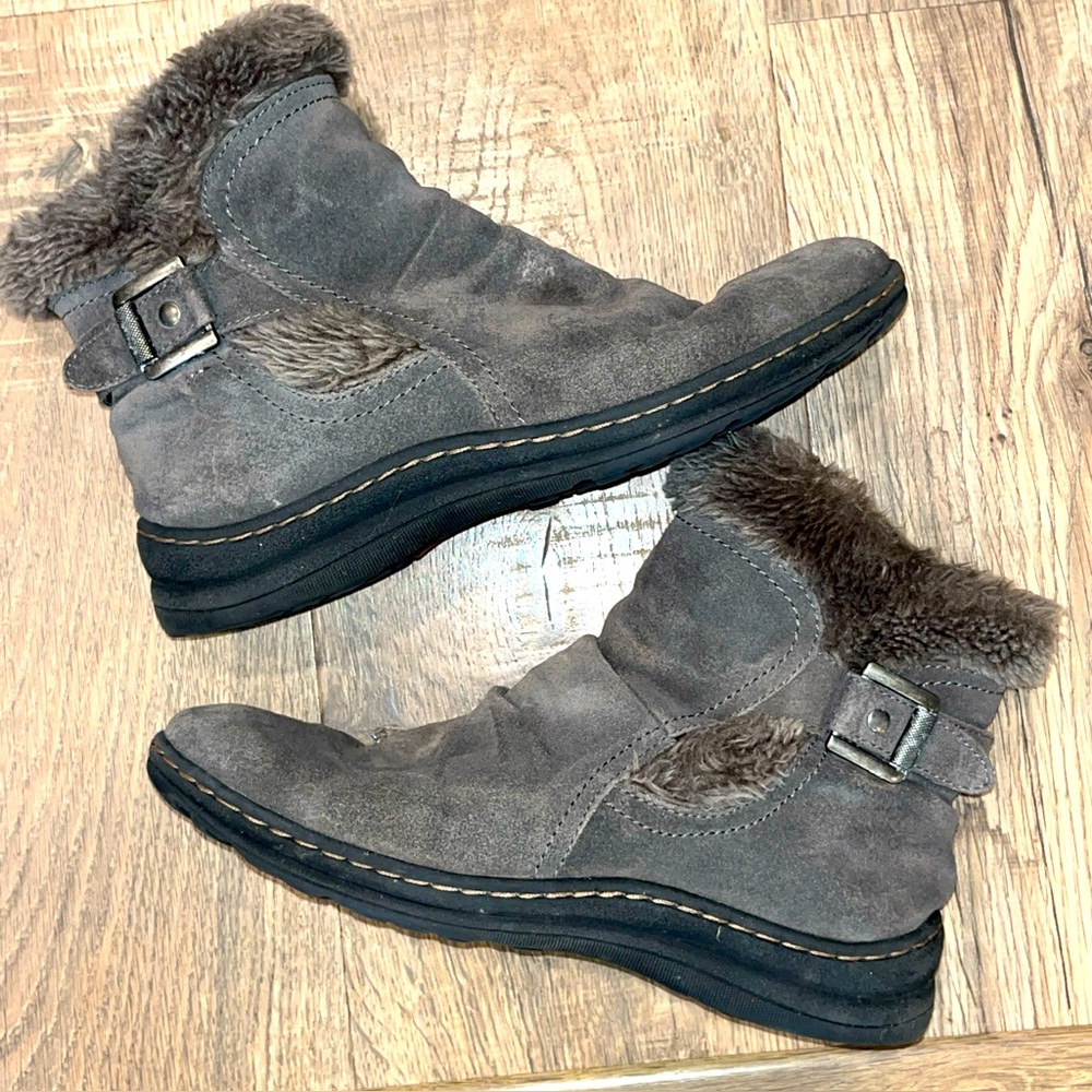 Baretraps ANDREA GRAY SUEDE Ankle BOOTS FUR LINING Zip up Size 8.5M buckle Strap